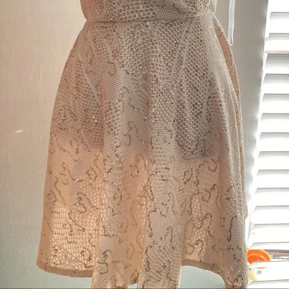 Going out dress - Picture 3 of 4